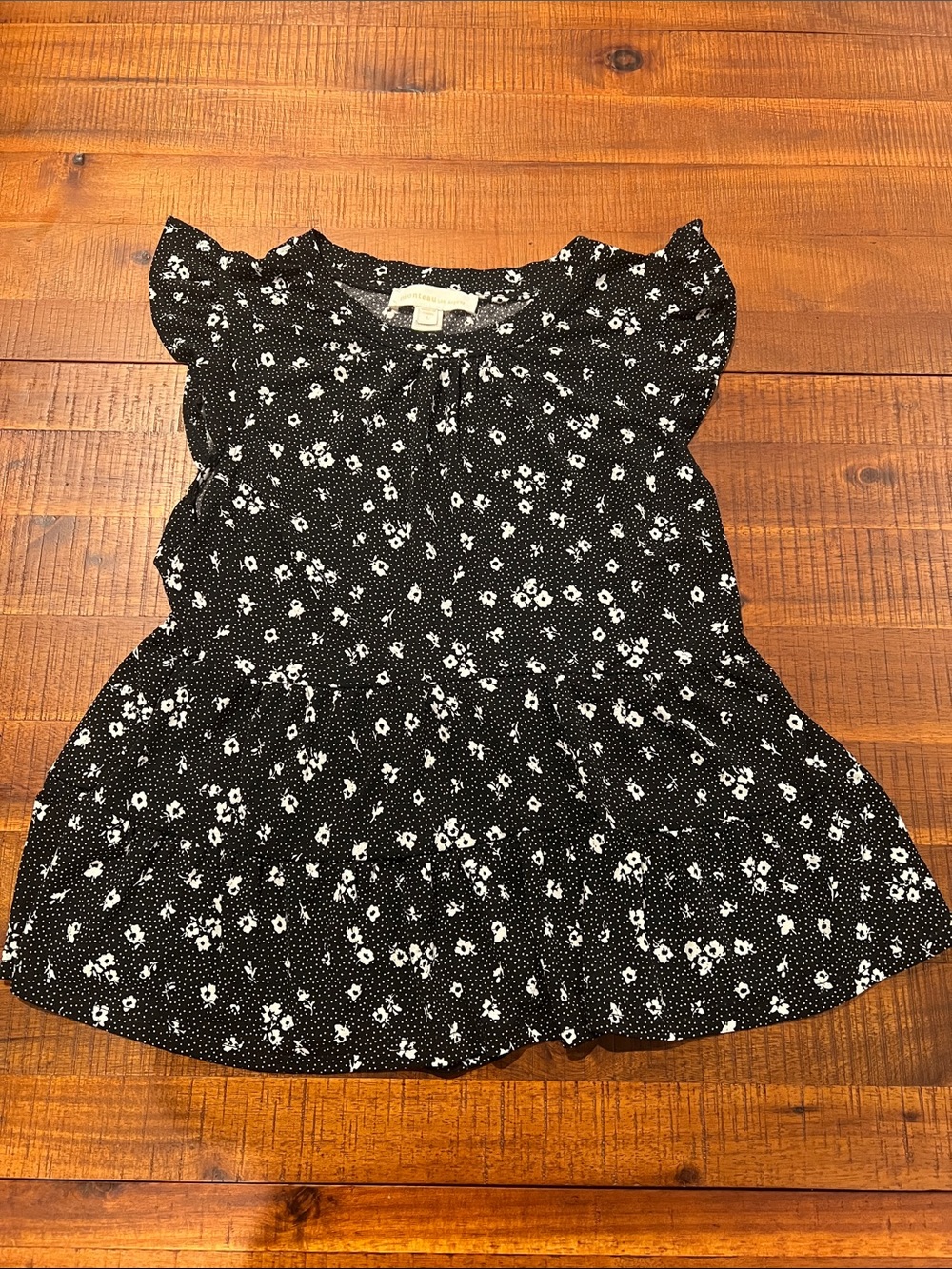 Black Floral Women’s ' Flutter Sleeve Peplum Top